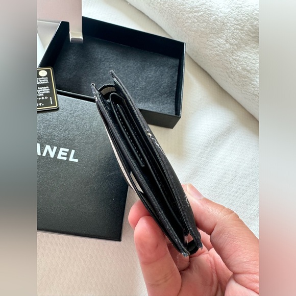 🥰Chanel Mens Bifold Wallet - Picture 11 of 17